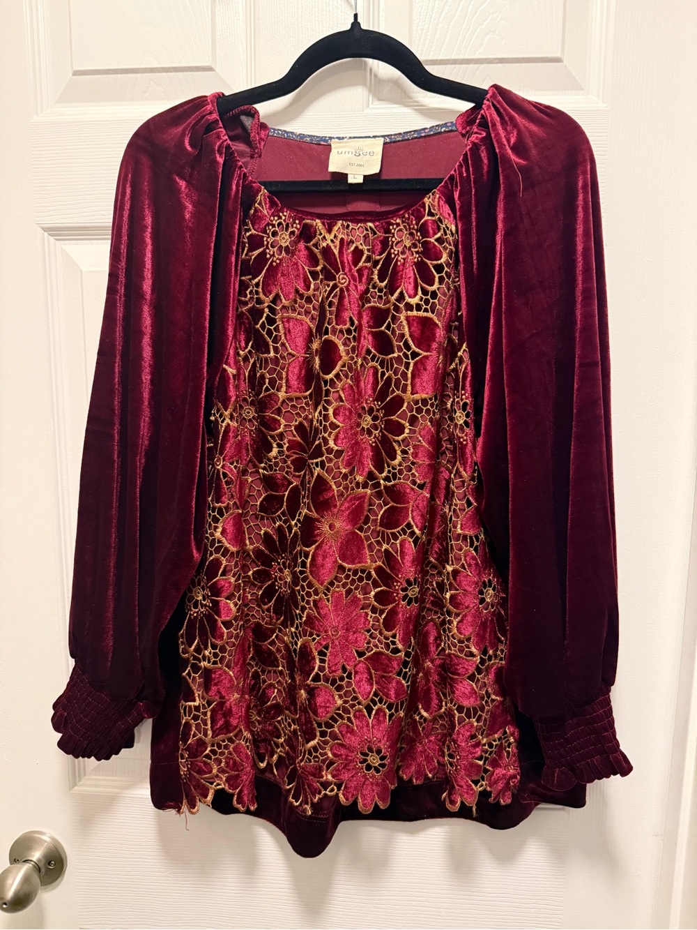 Umgee Burgundy Velvet Floral Lace-Overlay Blouse